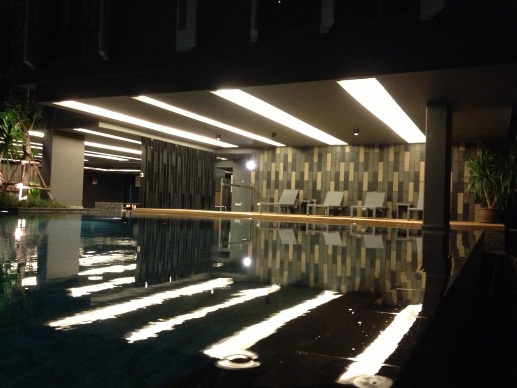 Siamese Gioia Aparthotel Банкок Екстериор снимка