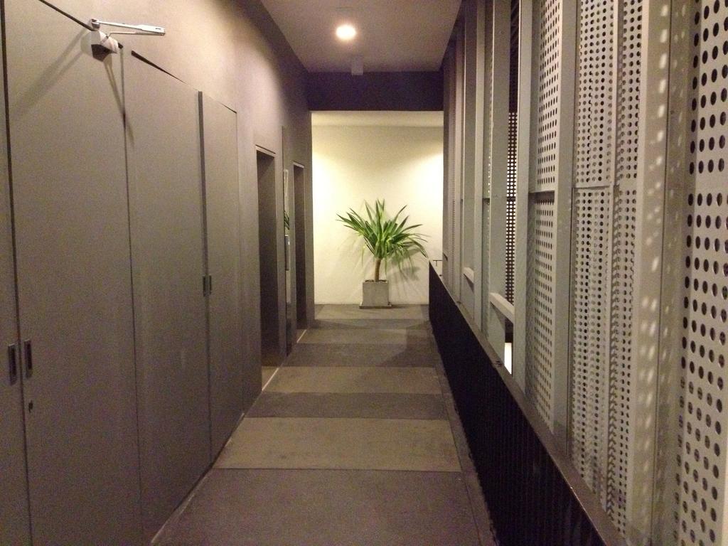 Siamese Gioia Aparthotel Банкок Екстериор снимка