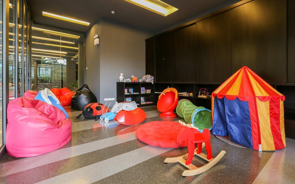 Siamese Gioia Aparthotel Банкок Екстериор снимка