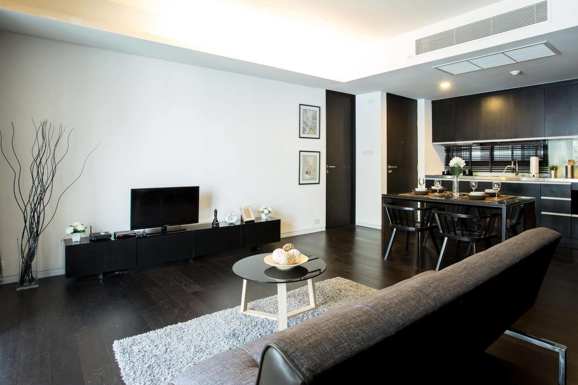 Siamese Gioia Aparthotel Банкок Екстериор снимка