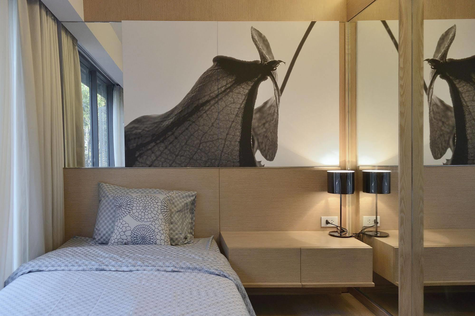 Siamese Gioia Aparthotel Банкок Екстериор снимка